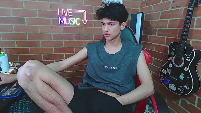Kurtt__ webcam show