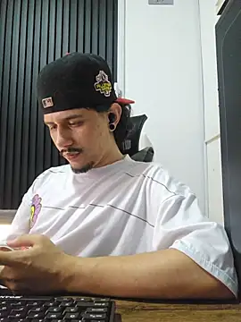 J-master23's Webcam Show