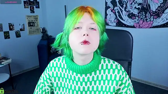 LittleKittenStar's Live XXX Chat