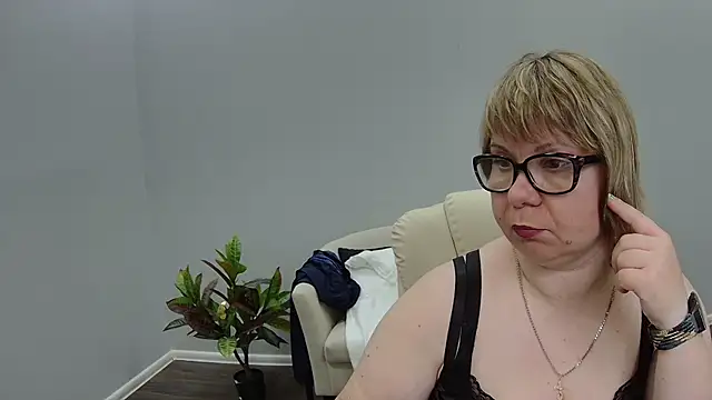 عرض كام BonnnyBoobsy