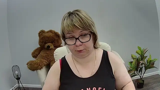 BonnnyBoobsy Chat XXX in diretta