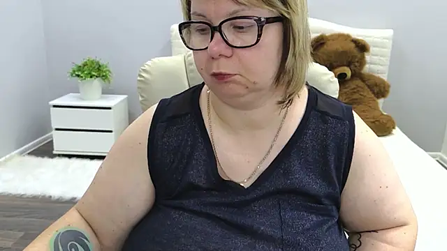 Show modela BonnnyBoobsy na web-kameri