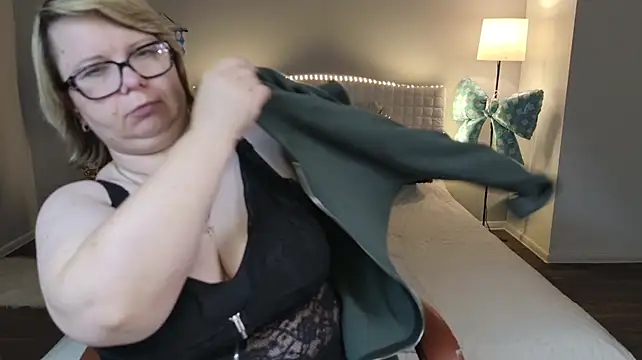 دردشة BonnnyBoobsy الجنسية المباشرة