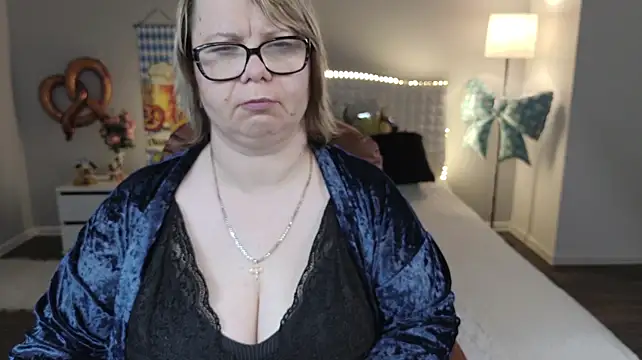BonnnyBoobsy Adlı Modelin Web Kamerası Şovu