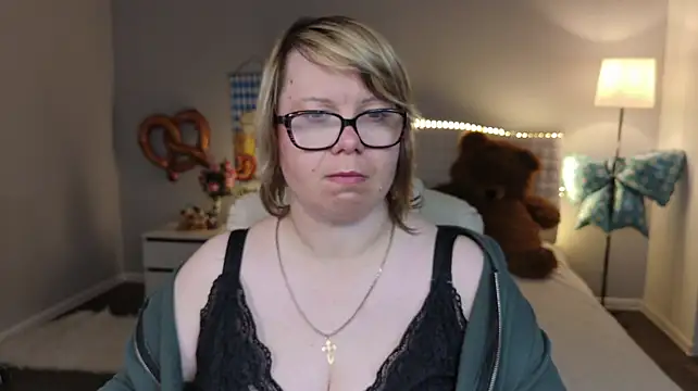 BonnnyBoobsy XXX чат на живо