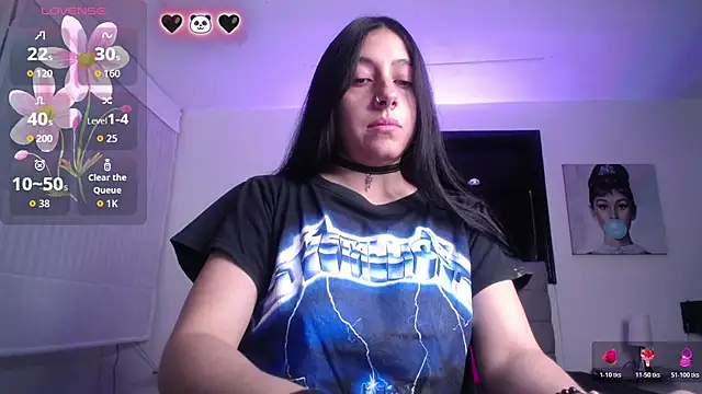 Melannyy_V Adlı Modelin Canlı XXX Sohbeti