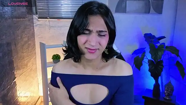 Zoee_Kiss_ Pertunjukan Webcam