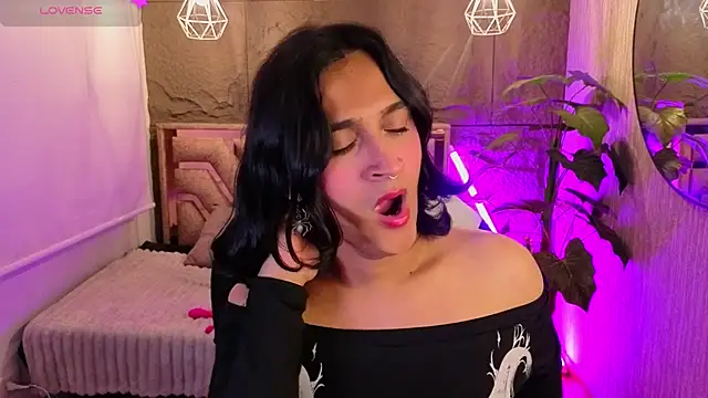 Zoee_Kiss_ Pertunjukan Webcam