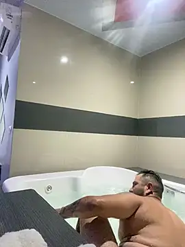 HOTB0Y18 Webcam-Show