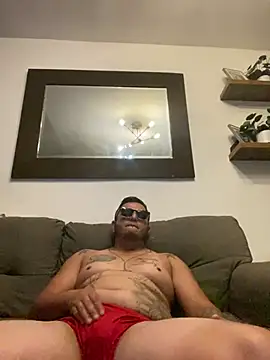 HOTB0Y18 webcam show