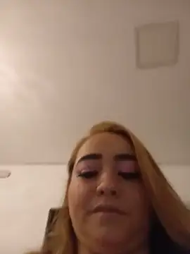 SabrinaVantress Adlı Modelin Canlı XXX Sohbeti