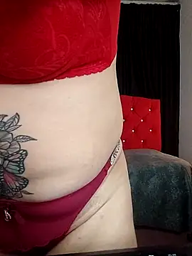 ScarletBigTitties' Live XXX Chat
