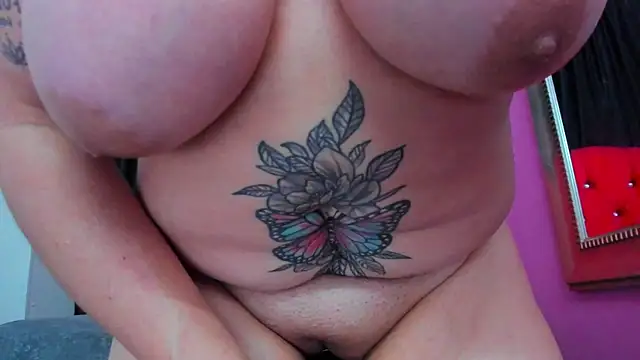 ScarletBigTitties Chat XXX in diretta