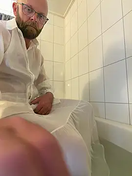 Pokazy przed kamerką – mrmoi1234