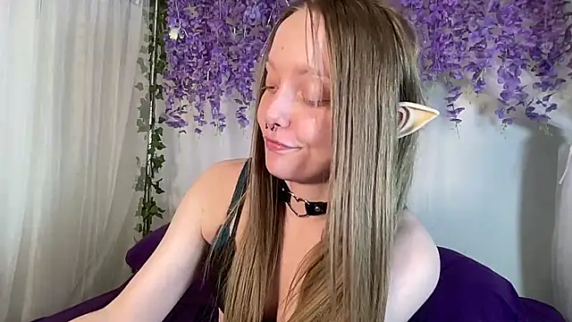 ElfGirlAna's Webcam Show