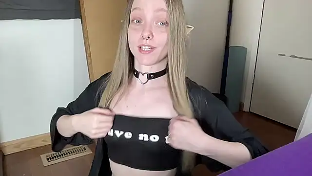 ElfGirlAna Chat XXX in diretta