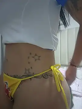 Noa_rousse01's Webcam Show