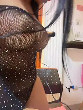 Chat +18 de Noa_rousse01 ao vivo
