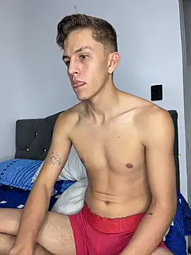 Mateo_savage: διαδικτυακό σόου στην κάμερα