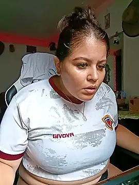 Bonny_rousse01's Webcam Show