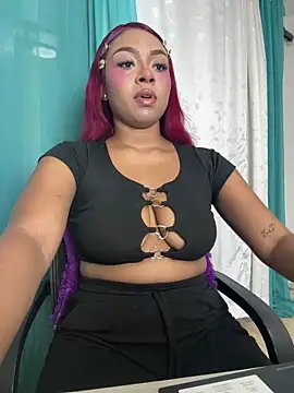 Kloe_rousse01's Webcam Show