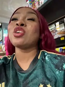 Chat XXX ao vivo de Kloe_rousse01