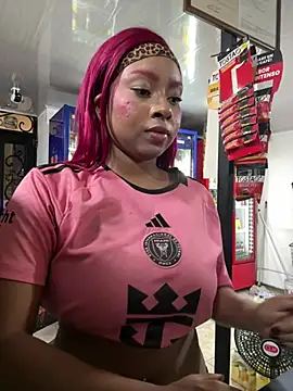 Kloe_rousse01 Adlı Modelin Canlı XXX Sohbeti