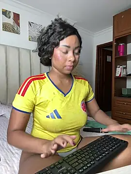 Chat XXX ao vivo de Kloe_rousse01