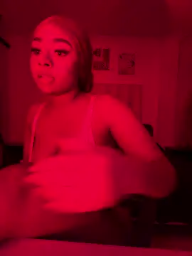 Sala de chat en directo de Kloe_rousse01
