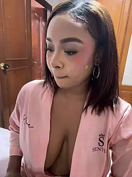 Kloe_rousse01 Adlı Modelin Canlı XXX Sohbeti