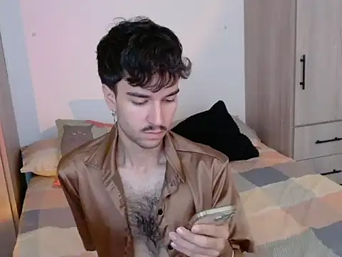 Adrien_polo Show in webcam