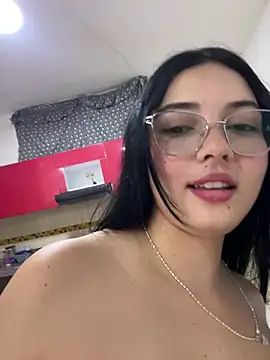 Julianne_valerin Live XXX-chat