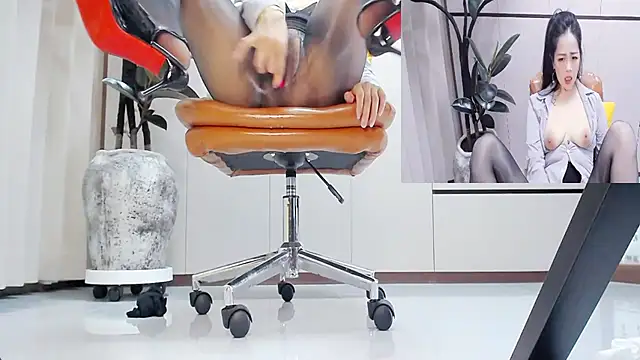 Latte-01 Show Webcam
