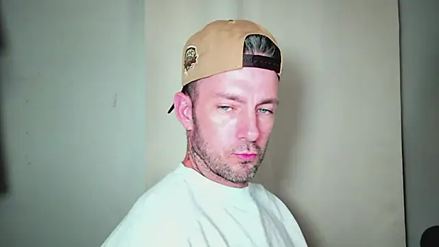 הופעת וובקאם של SkylarrGrey