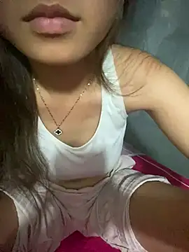 Emmi_cute9x Show Webcam