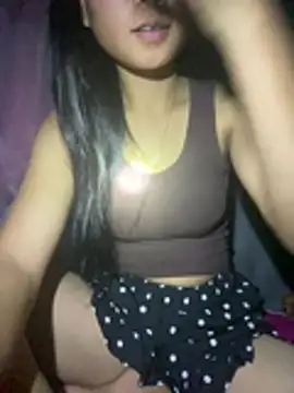 Emmi_cute9x's Live XXX Chat