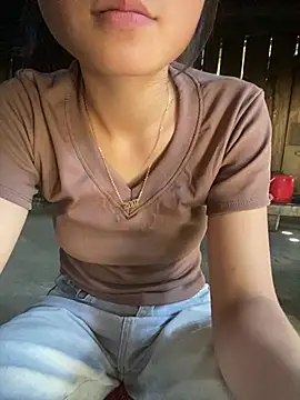 Chat XXX ao vivo de Emmi_cute9x
