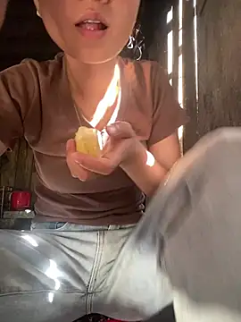 Онлайн чат XXX Emmi_cute9x