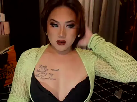 Show modela YourMistressAggy na web-kameri