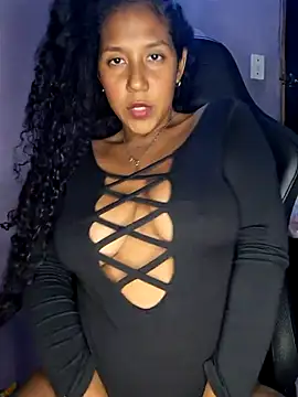 emily_fox01's Live XXX Chat