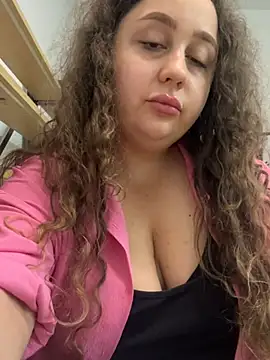 CurlyMaddie's Live Chat Room