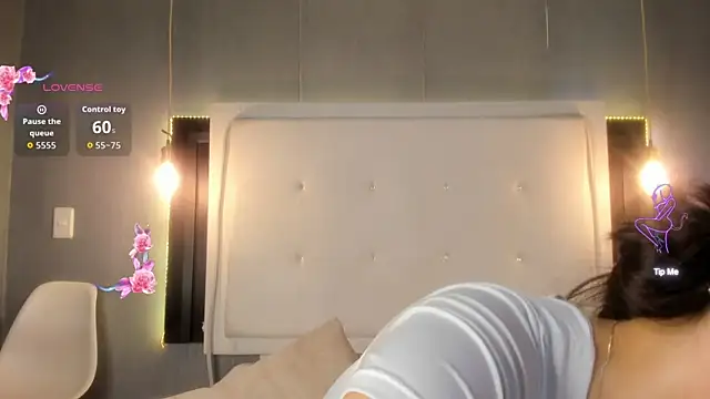 mia_gomez7 élő chatszobája