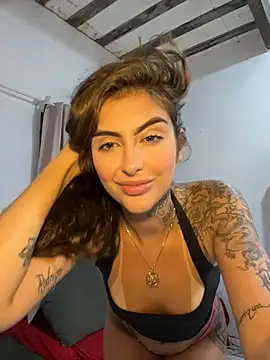 Show de miiabellovic na webcam