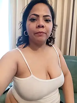 ROUSSE_SINCLAIR Adlı Modelin Canlı XXX Sohbeti