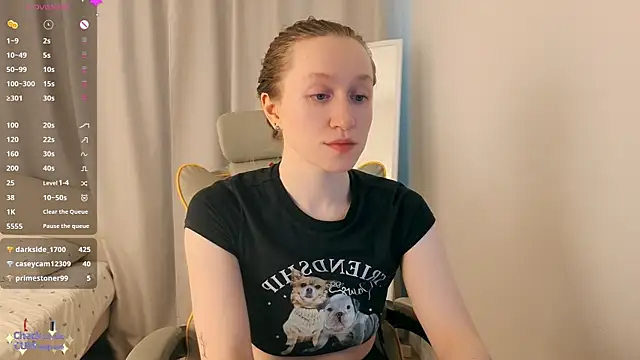 mowalova's Live XXX Chat