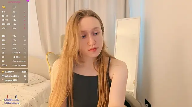 mowalova's Live XXX Chat