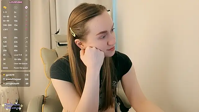 mowalova's Live XXX Chat