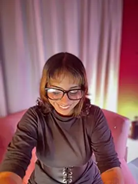 Chat XXX en directo de LeylaKnox