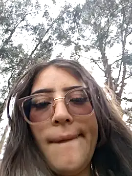 Show modela old_soul_and_young_spirit na web-kameri