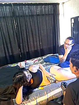 old_soul_and_young_spirit Show in webcam